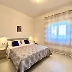 Dei Gerani, A 500 Mt Dal Mare Apartment
