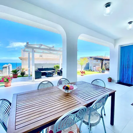 Dei Gerani, A 500 Mt Dal Mare Apartment