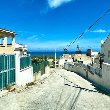 Apartamento Dei Gerani, A 500 Mt Dal Mare