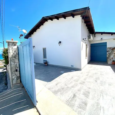 Apartamento Dei Gerani, A 500 Mt Dal Mare *